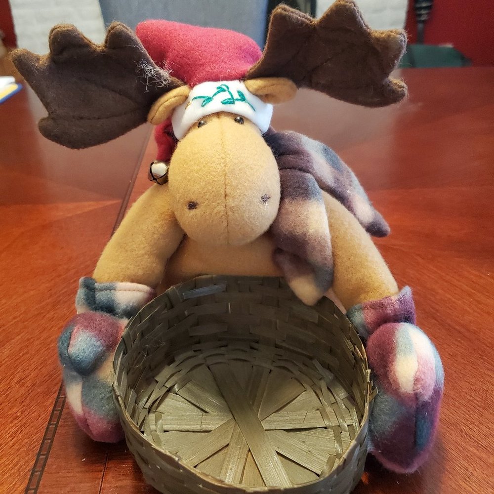 Moose and basket